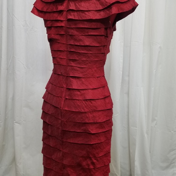 Beautiful Rich Red Fitted Cocktail Dress sz. 4 - Picture 2 of 4